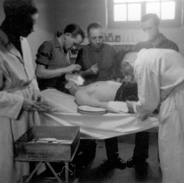 15-medecin2.jpg (42469 octets)